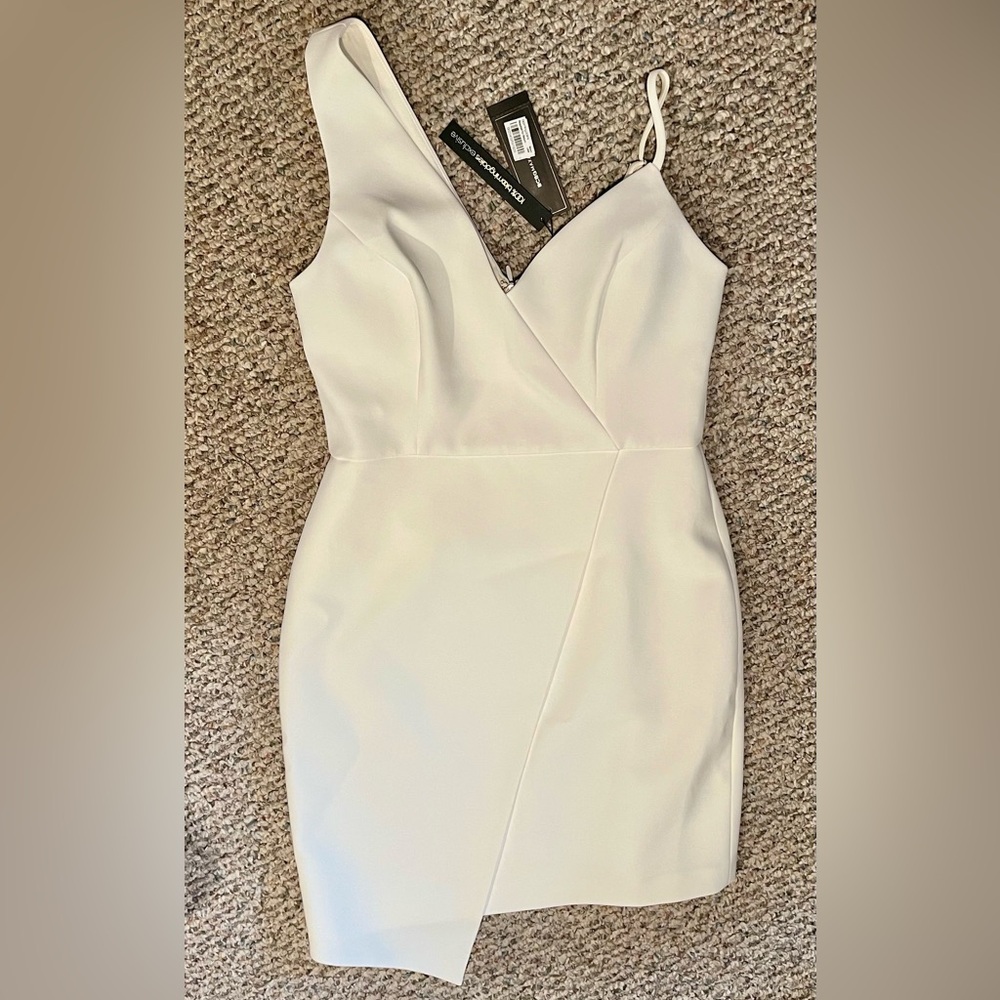 BCBGmaxazria Off White Dress